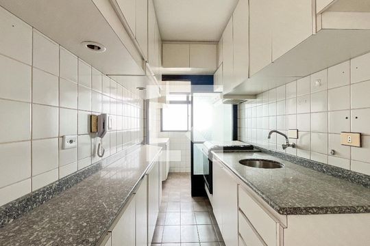 Cozinha de apartamento para alugar com 2 quartos, 58m² em Freguesia do Ó, São Paulo