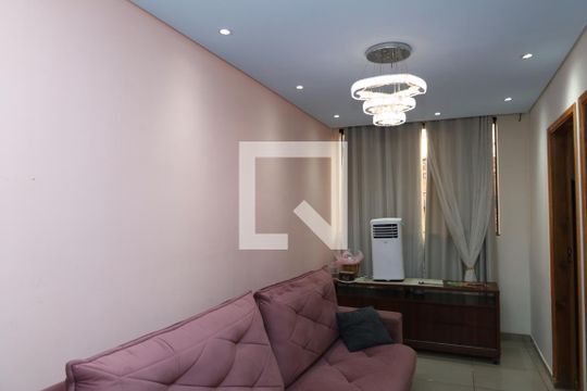 Sala de casa à venda com 7 quartos, 185m² em Parque Guarani, São Paulo