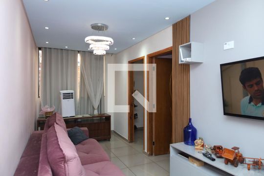 Casa à venda com 7 quartos, 185m² em Parque Guarani, São Paulo