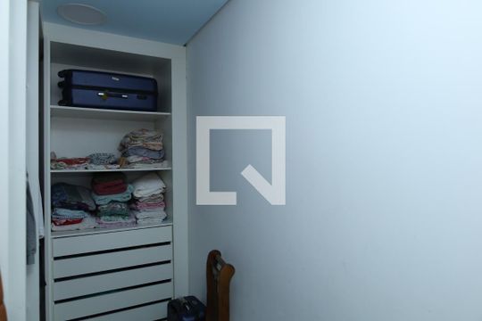 Quarto 1 de casa à venda com 7 quartos, 185m² em Parque Guarani, São Paulo