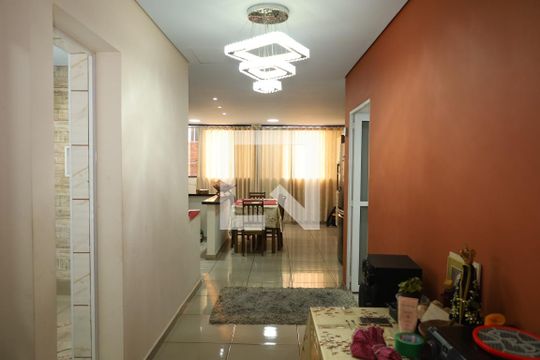 Cozinha de casa à venda com 7 quartos, 185m² em Parque Guarani, São Paulo