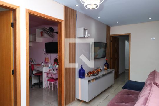 Sala de casa à venda com 7 quartos, 185m² em Parque Guarani, São Paulo