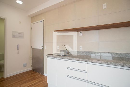 Cozinha de apartamento para alugar com 1 quarto, 28m² em Bela Vista, São Paulo