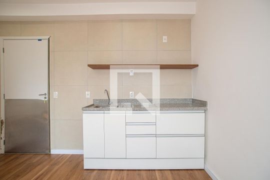 Cozinha de apartamento para alugar com 1 quarto, 28m² em Bela Vista, São Paulo