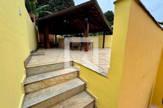 Casa à venda com 4 quartos, 326m² em Vila Progresso, Niterói