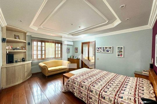 Casa à venda com 4 quartos, 326m² em Vila Progresso, Niterói