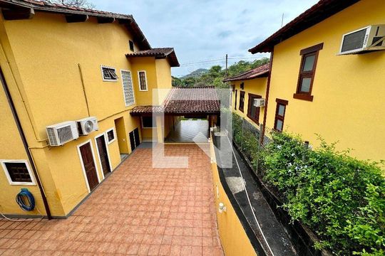 Casa à venda com 4 quartos, 326m² em Vila Progresso, Niterói