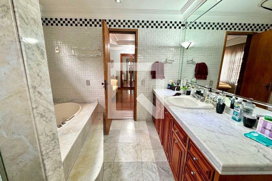 Casa à venda com 4 quartos, 326m² em Vila Progresso, Niterói
