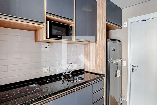 Cozinha de kitnet/studio à venda com 1 quarto, 21m² em Vila Firmiano Pinto, São Paulo