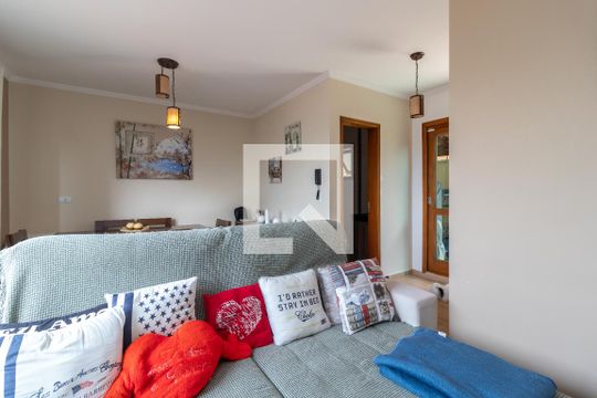 Sala de TV de casa de condomínio à venda com 3 quartos, 127m² em Vila Guaca, São Paulo