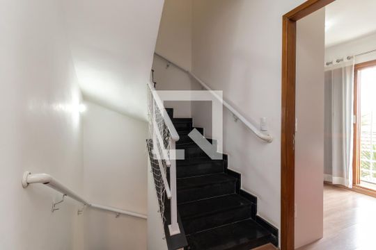 Escada de casa de condomínio à venda com 3 quartos, 127m² em Vila Guaca, São Paulo