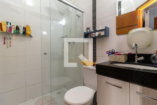 Banheiro da Suíte de casa de condomínio à venda com 3 quartos, 127m² em Vila Guaca, São Paulo
