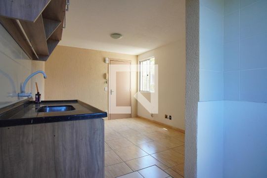 Cozinha de apartamento à venda com 2 quartos, 42m² em Jardim Dona Leopoldina, Porto Alegre