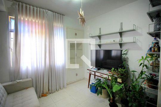 Sala de apartamento para alugar com 2 quartos, 98m² em Serra, Belo Horizonte