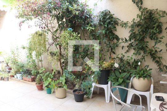 Quintal de casa à venda com 3 quartos, 120m² em Fundação, São Caetano do Sul