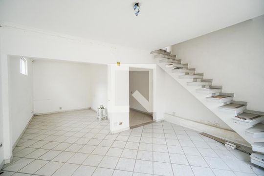 Casa à venda com 3 quartos, 160m² em Parque São Jorge, São Paulo