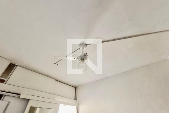 Sala de kitnet/studio à venda com 1 quarto, 30m² em Copacabana, Rio de Janeiro
