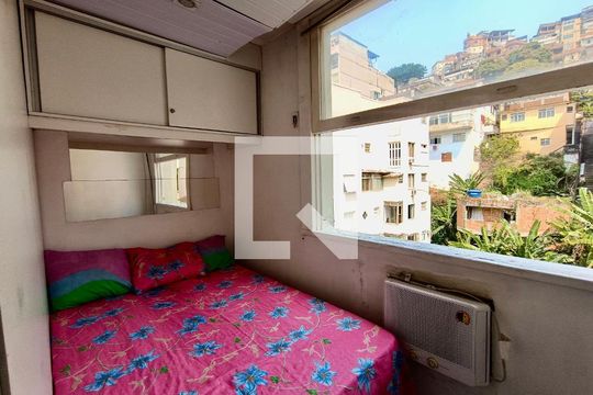 Quarto de kitnet/studio à venda com 1 quarto, 30m² em Copacabana, Rio de Janeiro