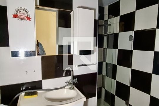 Banheiro social de kitnet/studio à venda com 1 quarto, 30m² em Copacabana, Rio de Janeiro