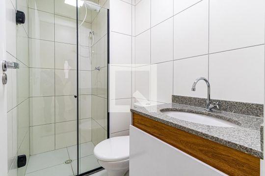 Banheiro de apartamento para alugar com 1 quarto, 31m² em Butantã, São Paulo