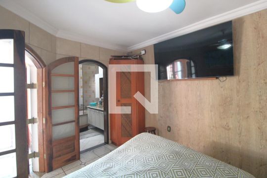 Suíte de casa para alugar com 3 quartos, 300m² em Jardim Ipanema (zona Sul), São Paulo
