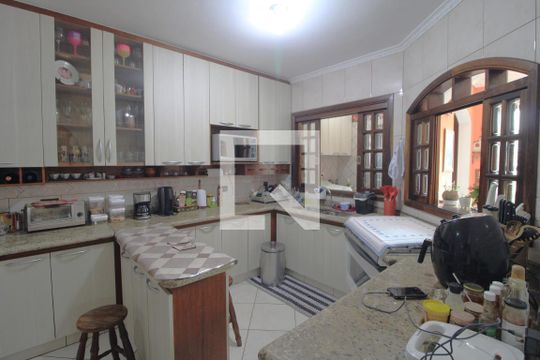 Cozinha de casa para alugar com 3 quartos, 300m² em Jardim Ipanema (zona Sul), São Paulo