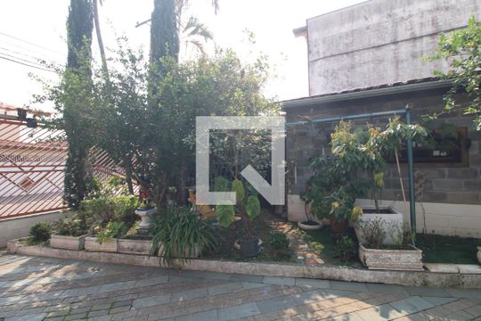 Quintal de casa para alugar com 3 quartos, 300m² em Jardim Ipanema (zona Sul), São Paulo