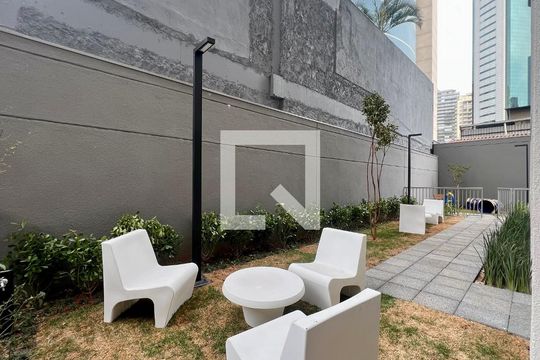 Área comum de kitnet/studio para alugar com 1 quarto, 25m² em Pinheiros, São Paulo