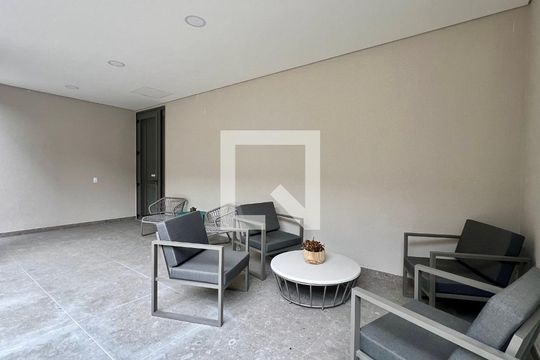 Área comum de kitnet/studio para alugar com 1 quarto, 25m² em Pinheiros, São Paulo