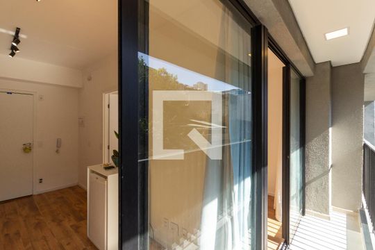 Varanda de apartamento à venda com 1 quarto, 28m² em Vila Madalena, São Paulo