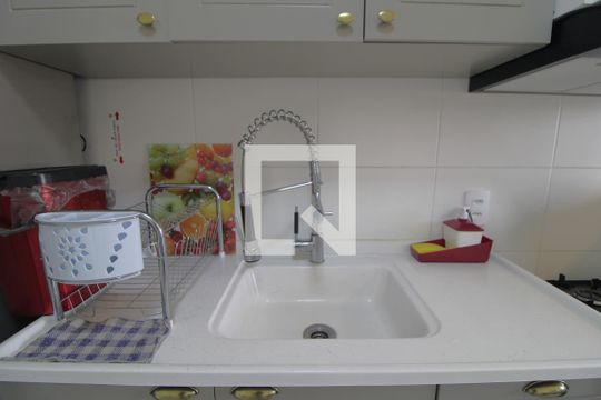 Pia da cozinha de apartamento à venda com 1 quarto, 27m² em Jardim Itacolomi, São Paulo