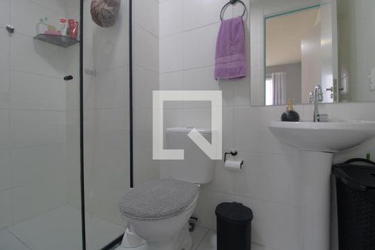 Banheiro de apartamento à venda com 1 quarto, 27m² em Jardim Itacolomi, São Paulo