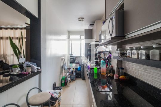 Cozinha de apartamento para alugar com 2 quartos, 70m² em Abraão, Florianópolis