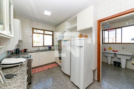 Cozinha de apartamento à venda com 4 quartos, 180m² em Gutierrez, Belo Horizonte