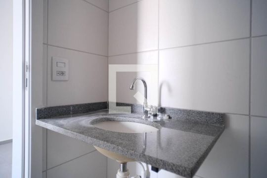 Banheiro de apartamento à venda com 2 quartos, 40m² em Cidade Líder, São Paulo
