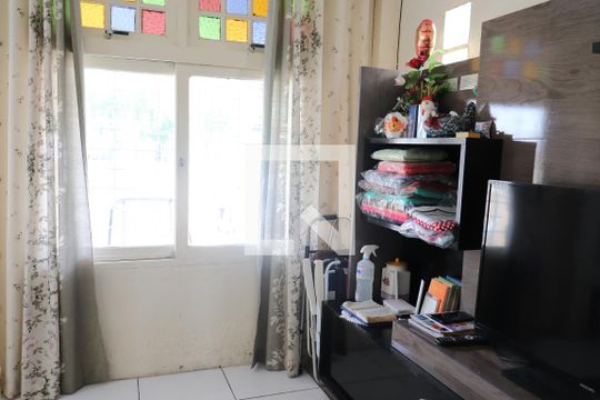 Sala de casa à venda com 2 quartos, 160m² em Feitoria, São Leopoldo