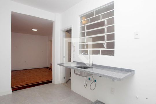 Cozinha de apartamento à venda com 3 quartos, 121m² em Santana, Porto Alegre