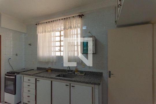 Cozinha de apartamento à venda com 3 quartos, 131m² em Centro, Campinas