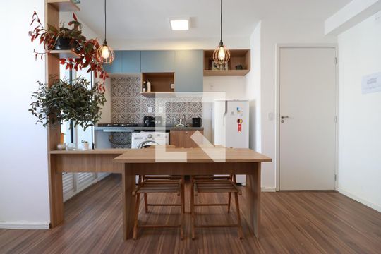 Cozinha de apartamento para alugar com 1 quarto, 31m² em Água Branca, São Paulo