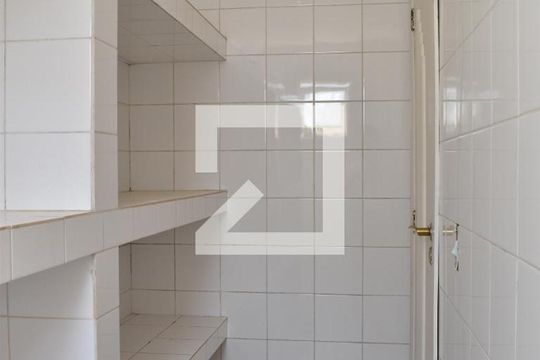 Despensa de casa para alugar com 3 quartos, 200m² em Pilarzinho, Curitiba