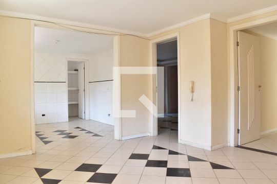 Casa para alugar com 3 quartos, 200m² em Pilarzinho, Curitiba