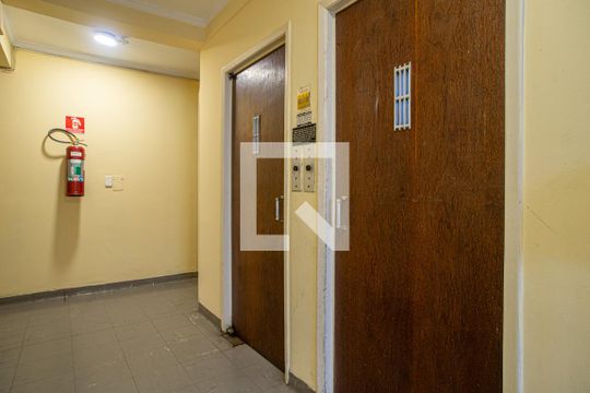 Área comum - Elevadores de apartamento à venda com 1 quarto, 63m² em Bela Vista, São Paulo
