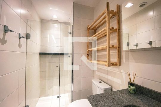 Banheiro de apartamento para alugar com 2 quartos, 33m² em Butantã, São Paulo