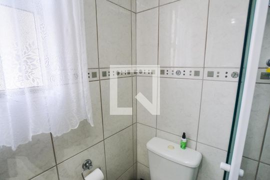 Banheiro de apartamento à venda com 2 quartos, 49m² em Vila Lutécia, Santo André