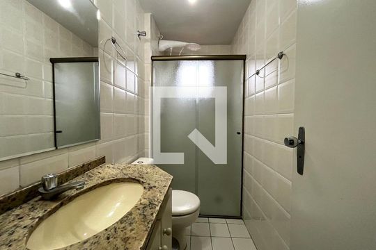 Banheiro de apartamento para alugar com 2 quartos, 60m² em Saúde, São Paulo