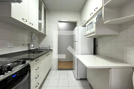 Cozinha de apartamento para alugar com 2 quartos, 60m² em Saúde, São Paulo