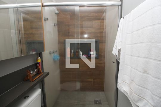 Banheiro da Suíte de apartamento para alugar com 2 quartos, 50m² em Tatuapé, São Paulo