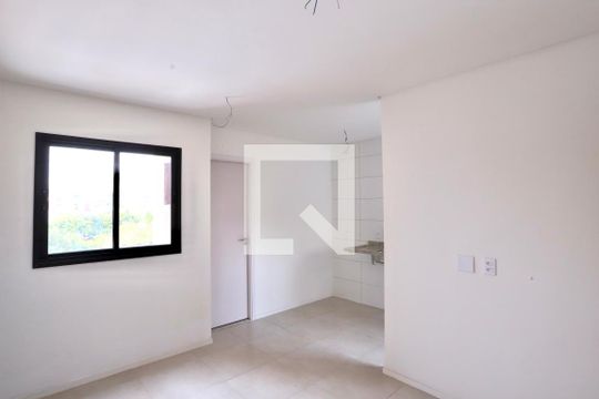 Sala de apartamento à venda com 2 quartos, 40m² em Vila Bertioga, São Paulo