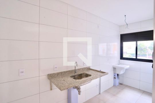 Cozinha de apartamento à venda com 2 quartos, 40m² em Vila Bertioga, São Paulo