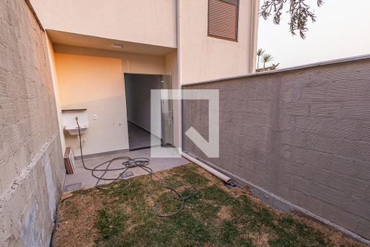 Quintal / área de serviço de casa à venda com 2 quartos, 70m² em Canaa, Belo Horizonte